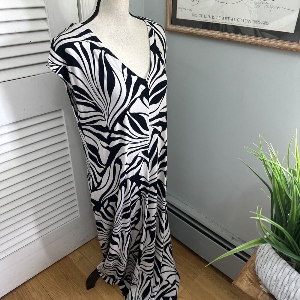 Chicos Dress 2 Womens Large Black Beige Maxi Slinky Stretch Artsy Resort Travel - Picture 3 of 10
